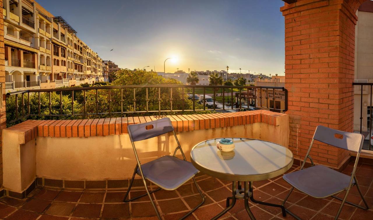 Apartamento 90 M2 En La Mejor Zona De Roquetas Roquetas de Mar Exterior photo
